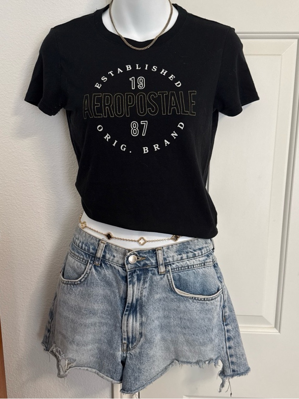 Aeropostale Black Crewneck Graphic Tee